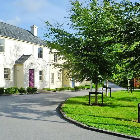 Terraced Houses Bunratty Eir021015 Iyb בית נופש Droíchead an Chláir