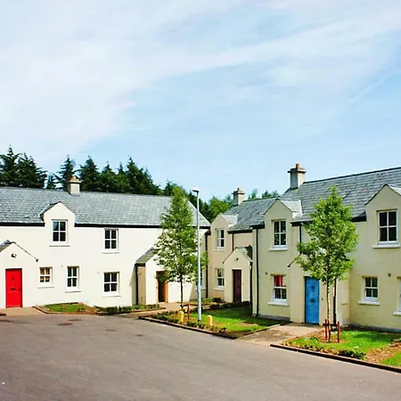 Terraced Houses Bunratty Eir021015 Iyb בית נופש